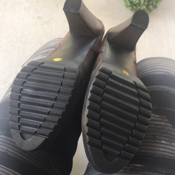 SOLD  Brown Boots Suede HeelTassels Like New - Picture 4 of 8